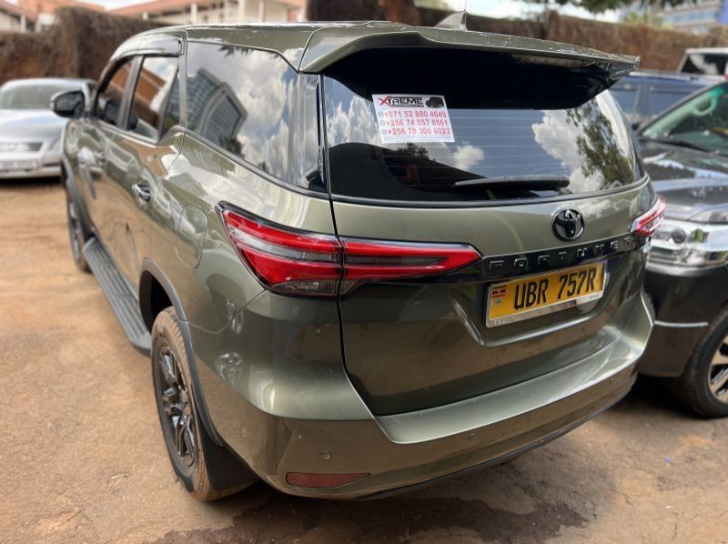 2022 Toyota fortuner pictures