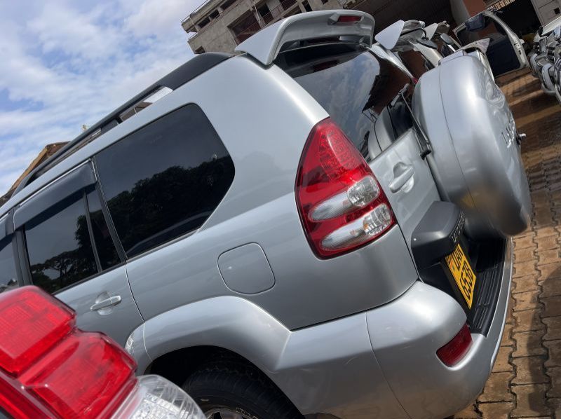 2004 Toyota prado pictures