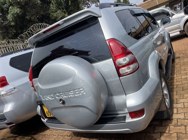 2004 Toyota prado pictures