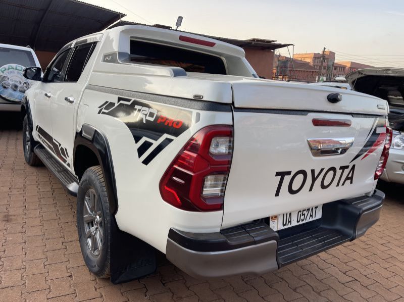 2015 Toyota hilux revo pictures