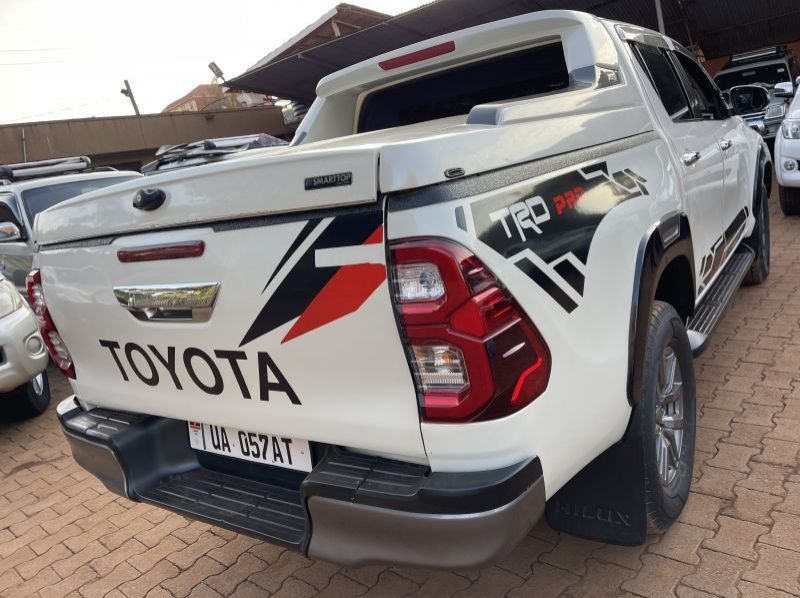 2015 Toyota hilux revo pictures