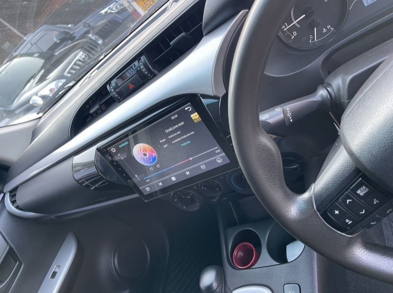 2015 Toyota hilux revo pictures